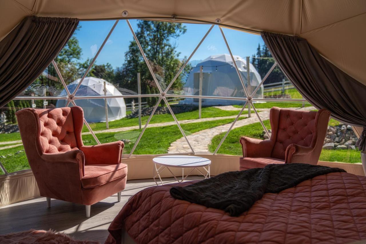 Pink tent Wilma